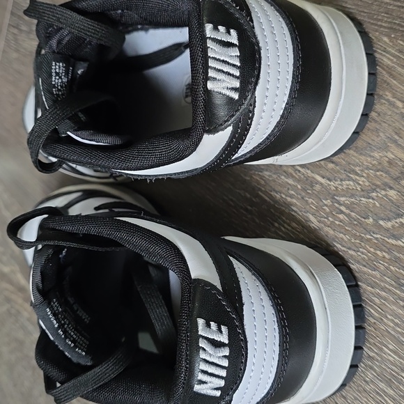 Nike Panda Dunks Size 7 Men - Picture 3 of 4